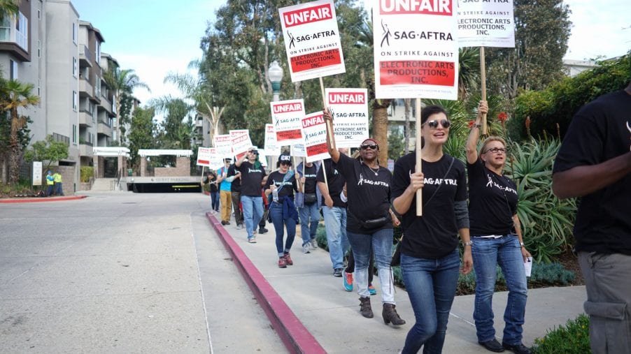 SAG-AFTRA picket