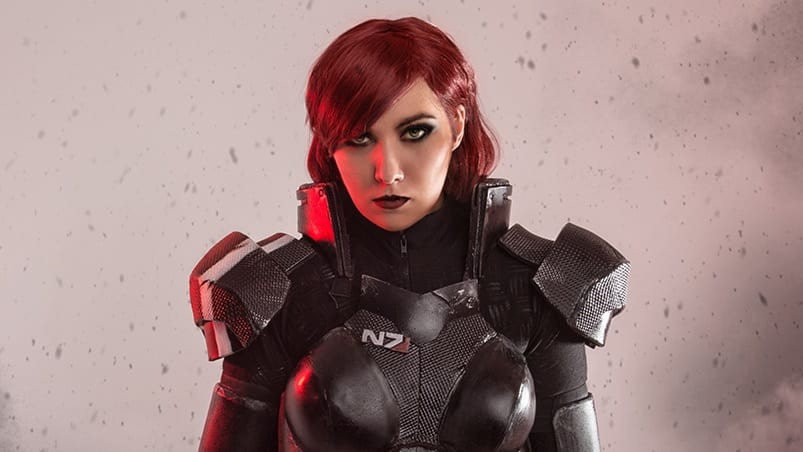 Mass Effect Cosplay Shows Off A Stunning Female Commander Shepard